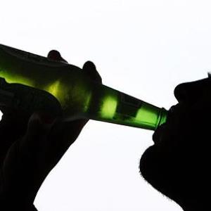 Should Australia raise its drinking age to 21