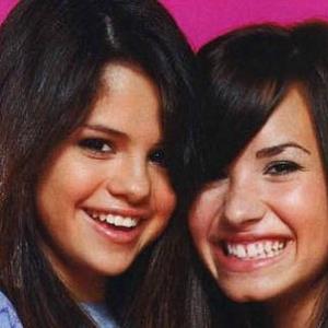 Gomez vs Lovato